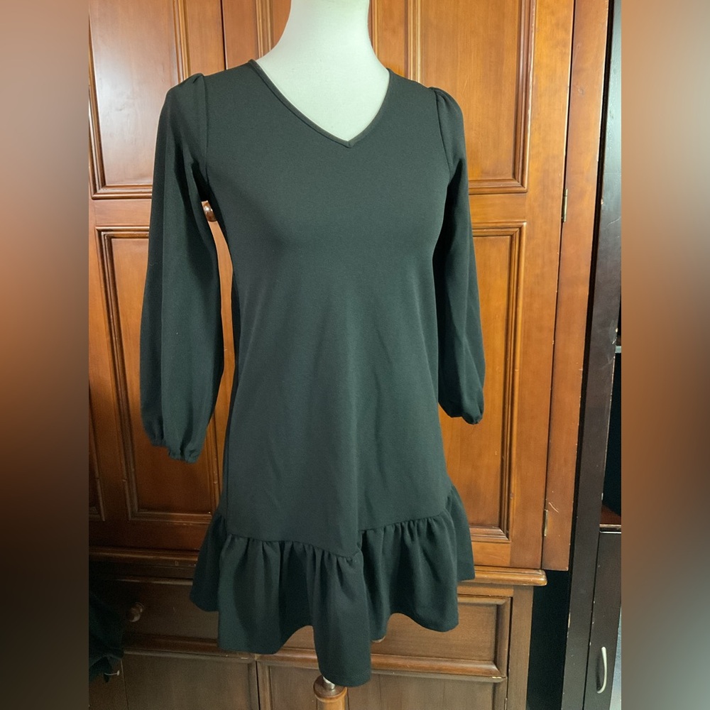 Poppies And Roses Dress Juniors Medium Short Solid Black 3/4 Sleeve Ruffle Bott